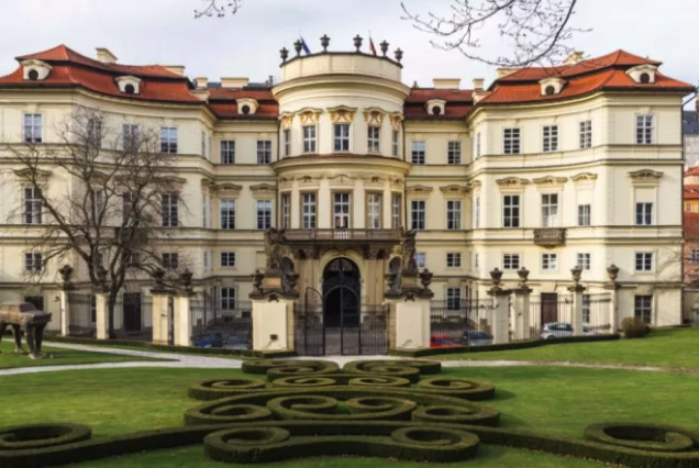 PALACIO LOBKOWICZ